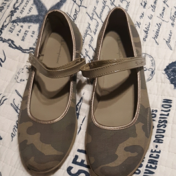 champion camo shoes